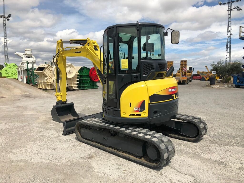 MINI EXCAVADORA 