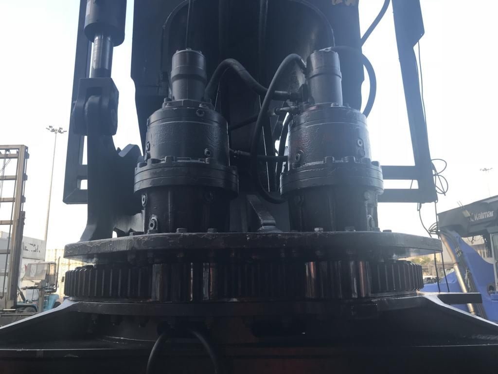 reach stacker