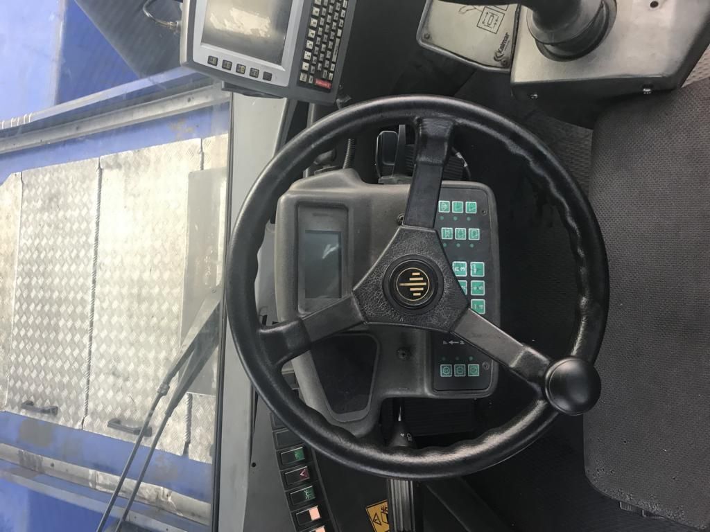 reach stacker
